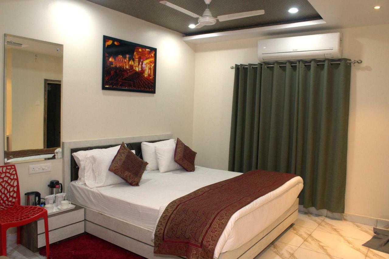 Hotel Tamilnadu Kashi Bénarès Extérieur photo