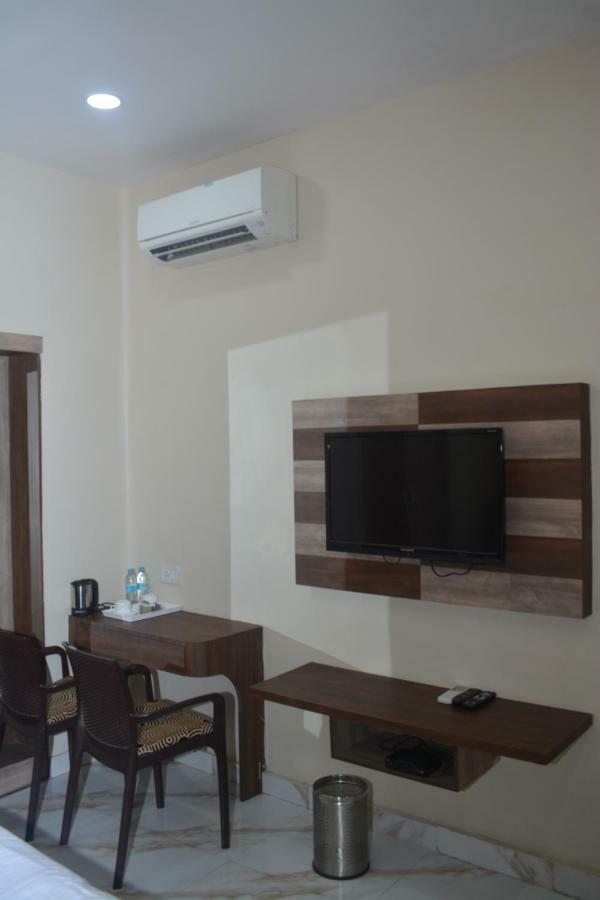 Hotel Tamilnadu Kashi Bénarès Extérieur photo