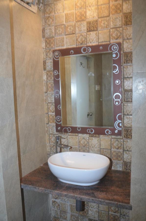 Hotel Tamilnadu Kashi Bénarès Extérieur photo